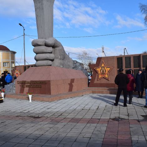 Памятник воинам-землякам на площади Кабанска после&nbsp;реконструкции.&nbsp;