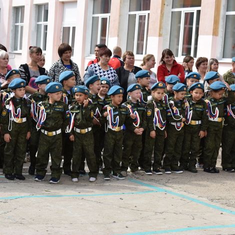 Встреча десантников из Соснового Бора в Селенгинской школе № 2.