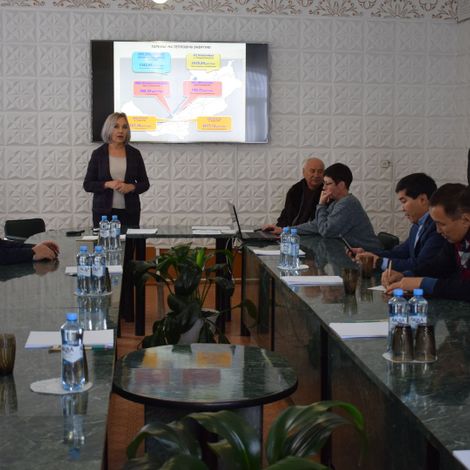 Депутаты Народного Хурала обсуждают тариф на тепло Селенгинского ЦКК.